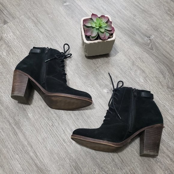 Lucky Brand Echoh Black Suede Booties Sz 8 - Picture 2 of 9